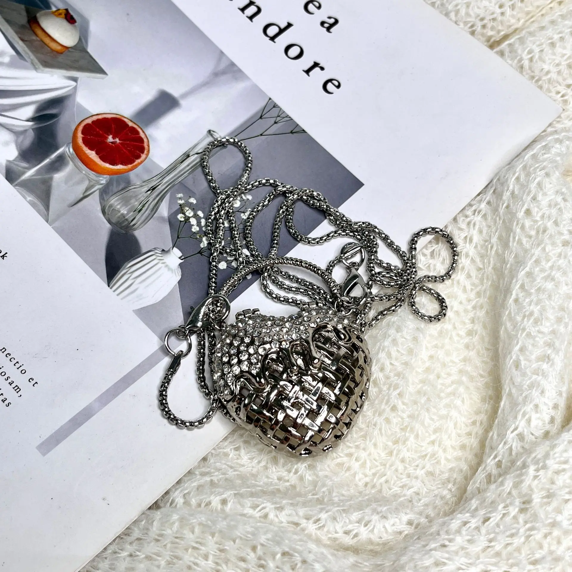 Designer Hollowed Out Heart- H - Women Bags Max 评论和价格