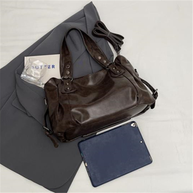 Retro Oil Wax Faux Leather Tot - Women Bags Aldo 评论和价格